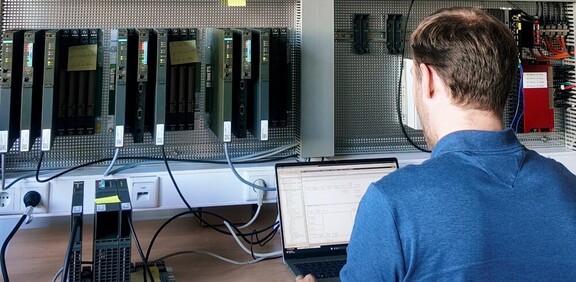 SPS-Programmierer: Arbeitsalltag bei DriveCon